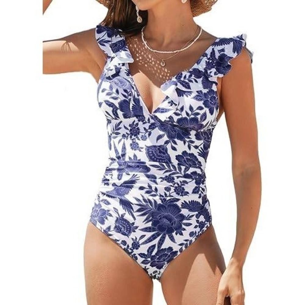 Cupshe  Floral‎ Ruffle V-Neck One Piece Swimsuit Blue White NWT Tummy Control